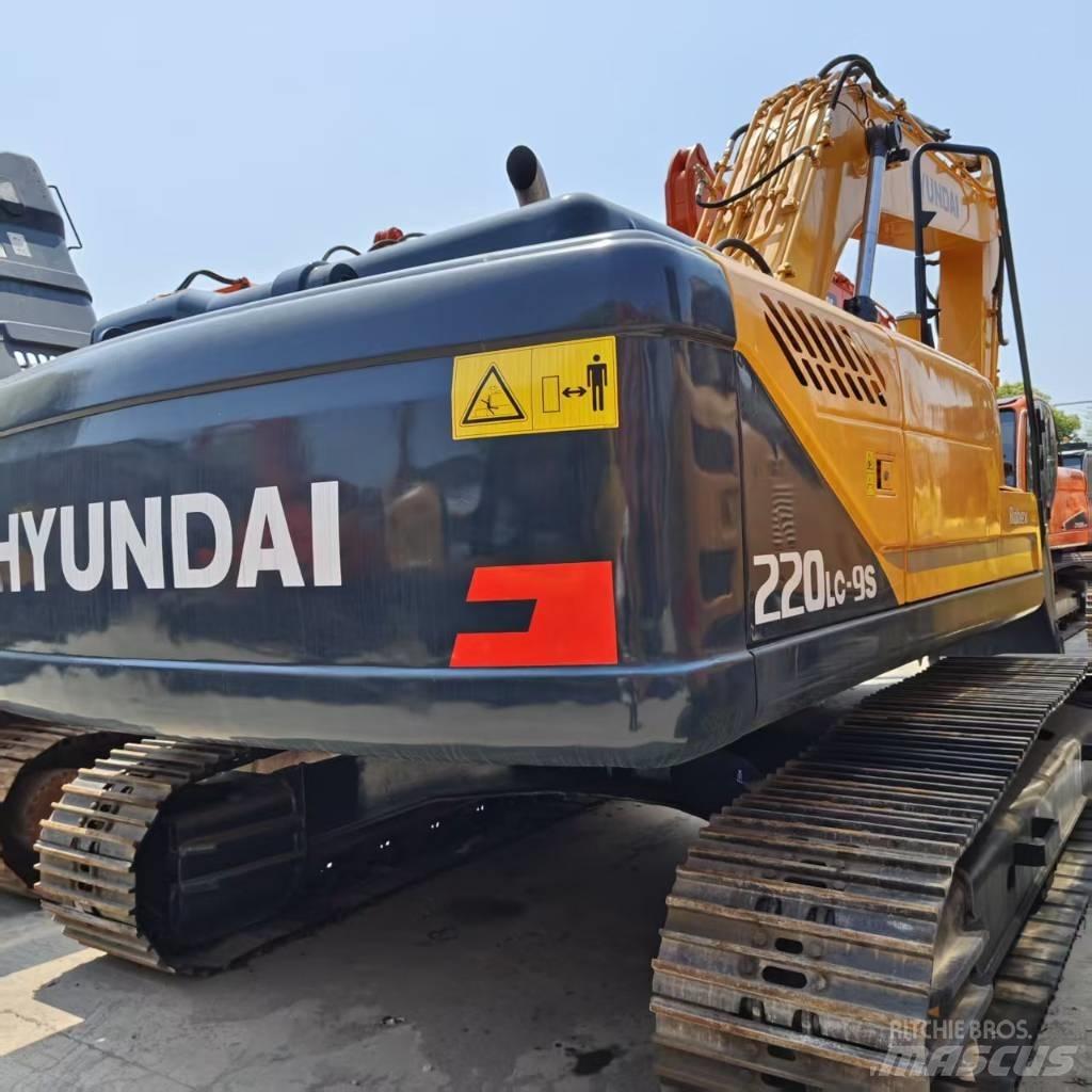 Hyundai 220lc-9s 大型油圧ショベル12t以上（パワーショベル・ユンボ）