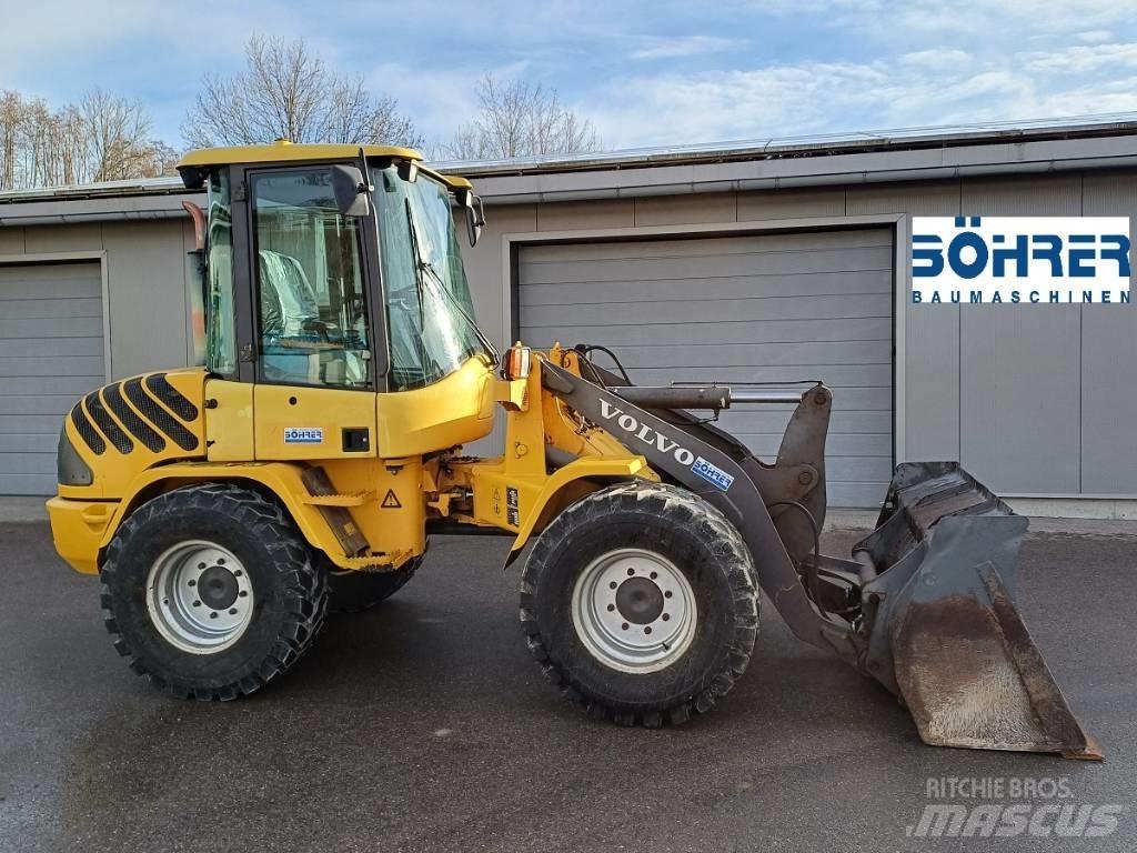 Volvo L 30 B ホイールローダー・タイヤショベル