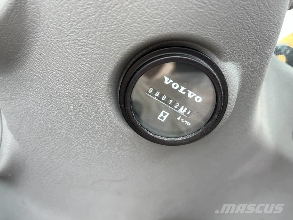 Volvo EC 300 D L 大型油圧ショベル12t以上（パワーショベル・ユンボ）
