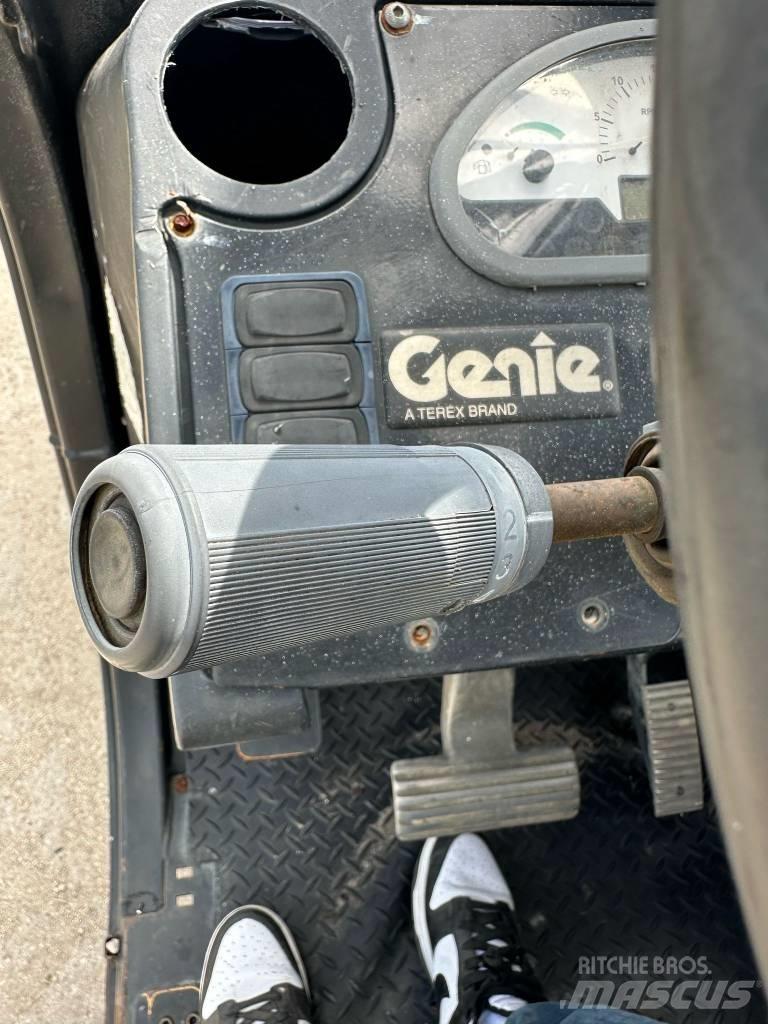 Genie 1056 テレスコーピックハンドラー