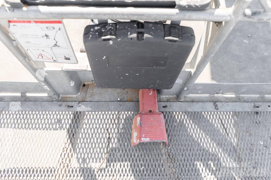 Manitou 180 ATJ ブームリフト　屈伸型