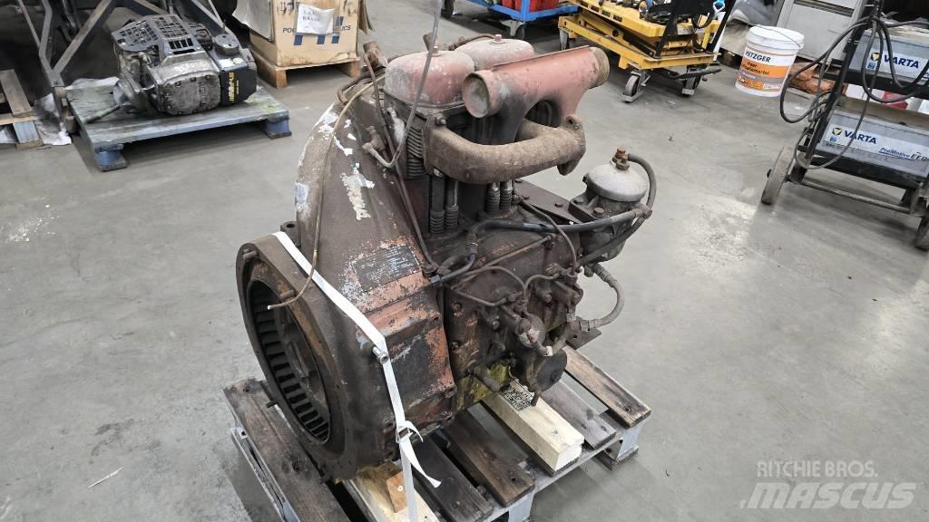Deutz F2L712 エンジン