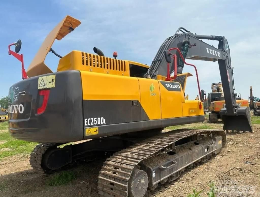Volvo EC 250 D L 大型油圧ショベル12t以上（パワーショベル・ユンボ）