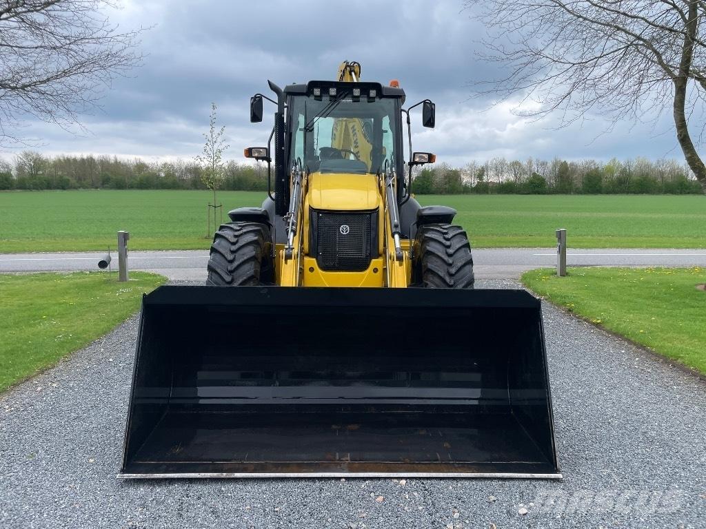 New Holland B115C バックホーローダー