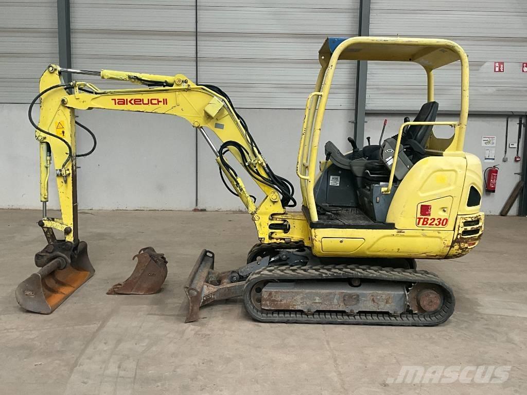 Takeuchi TB 230 ミニ油圧ショベル 7t以下（ミニユンボ・ミニディガー）