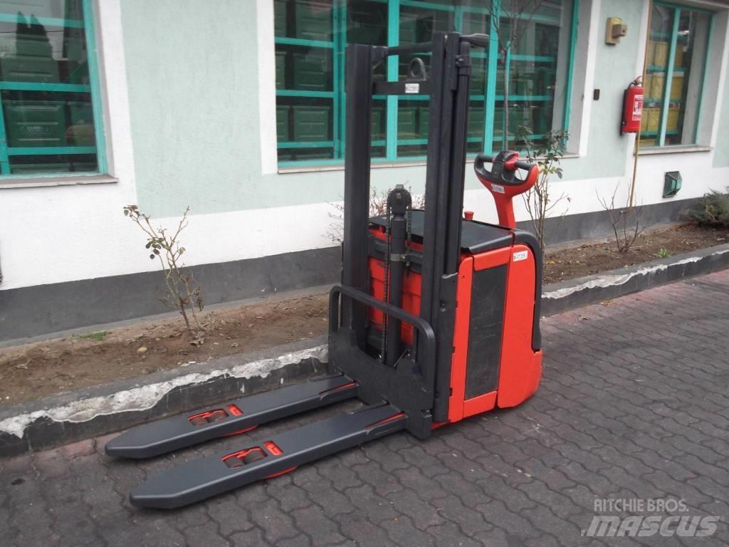 Linde L14 /372/ V-2391 自走式スタッカー