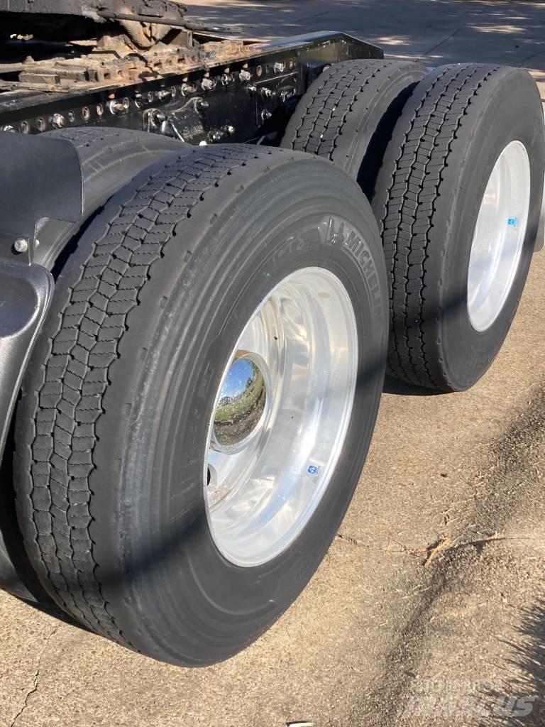 Western Star 5700 XE 中古トラクターヘッド | トレーラーヘッド