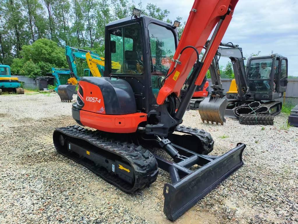 Kubota KX 057-4 ミニ油圧ショベル 7t以下（ミニユンボ・ミニディガー）