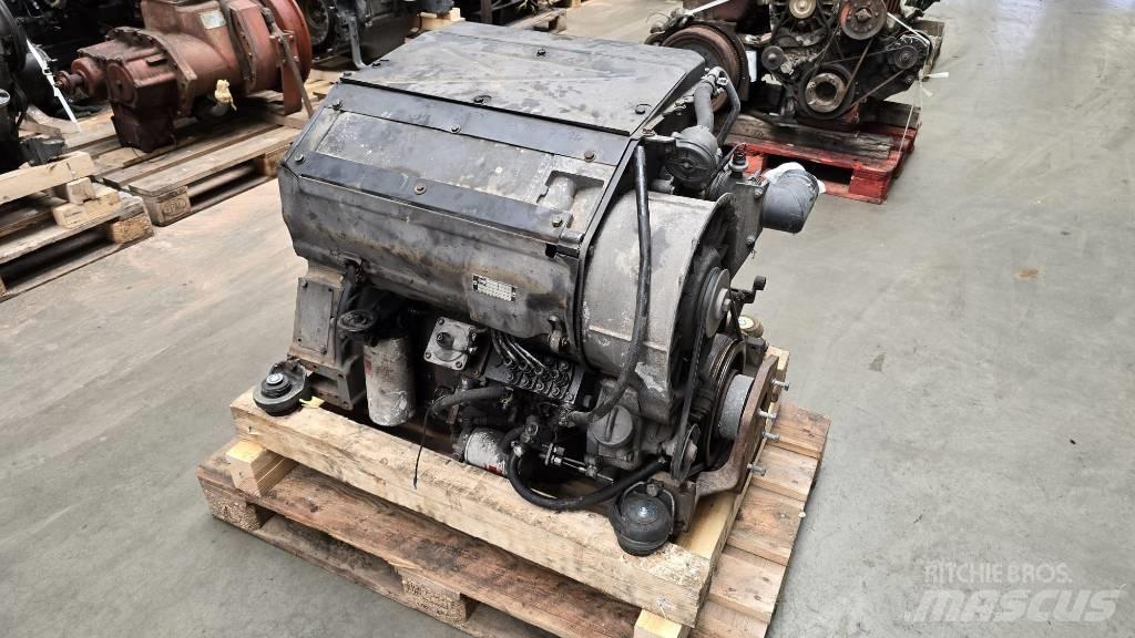 Deutz BF4L914 エンジン