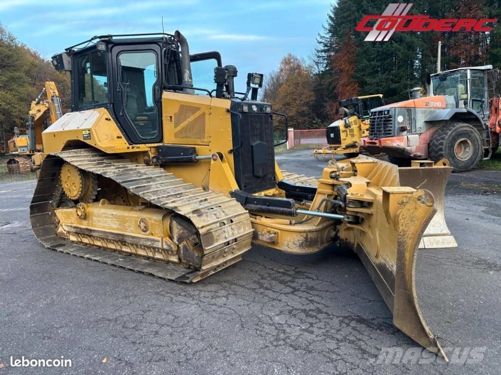 CAT D 5 ブルドーザー