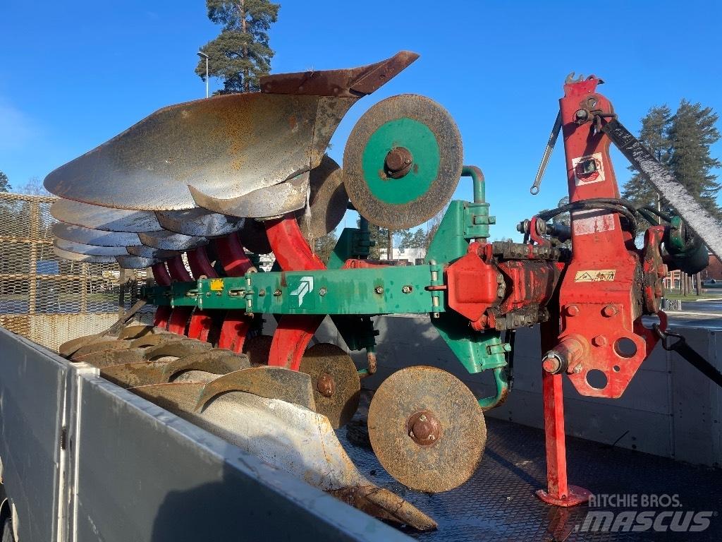 Kverneland E160 リバーシブルプラウ