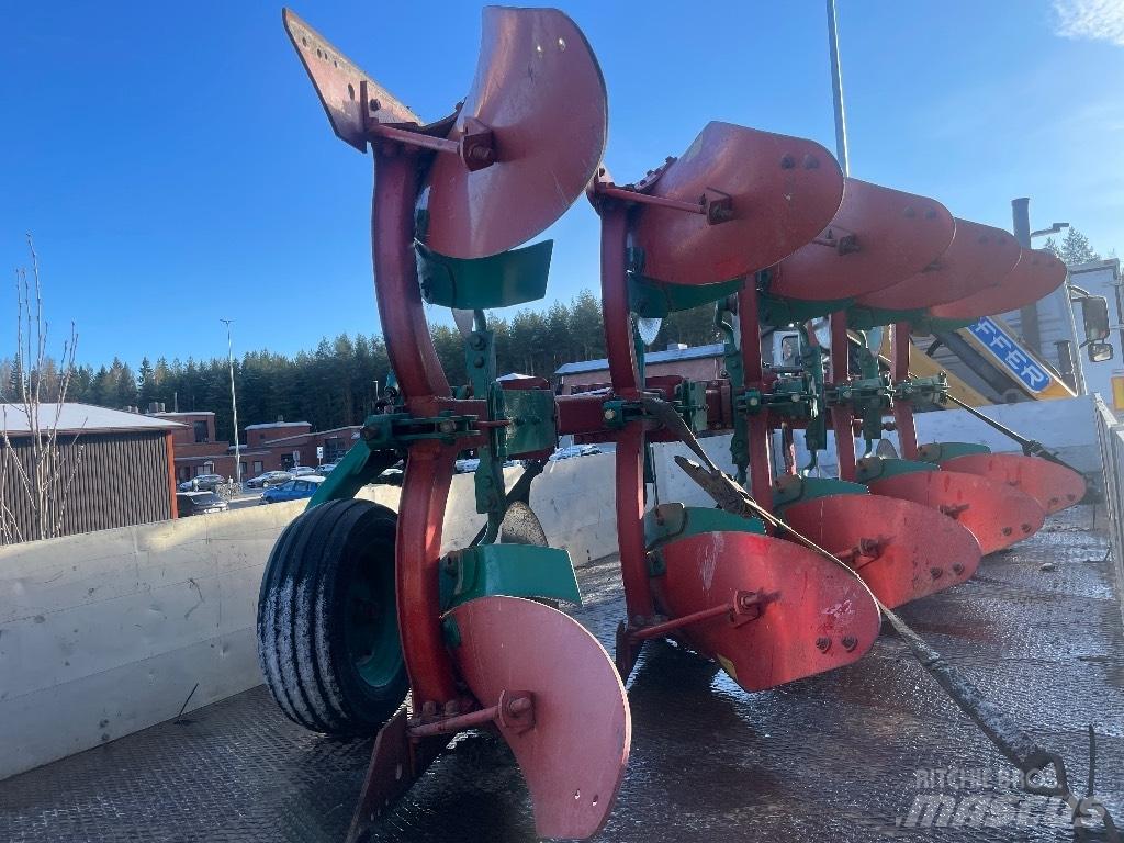 Kverneland E160 リバーシブルプラウ