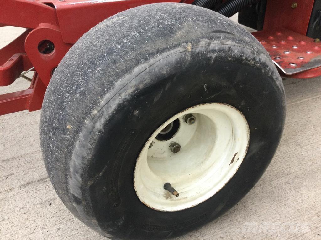Toro 3250D 乗用・自走モア/芝刈り機