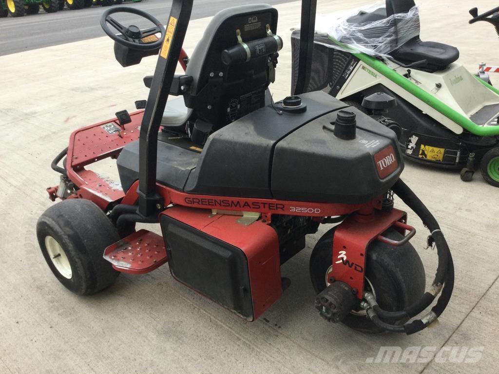 Toro 3250D 乗用・自走モア/芝刈り機