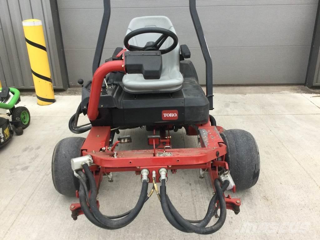 Toro 3250D 乗用・自走モア/芝刈り機
