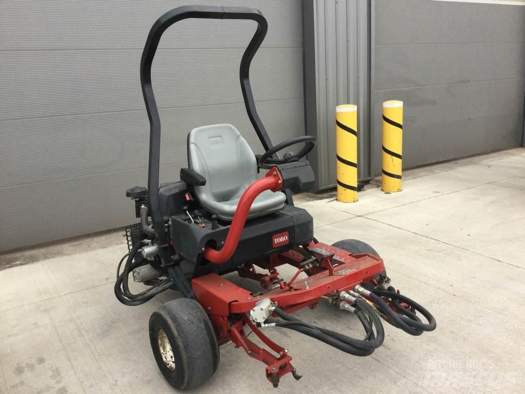 Toro 3250D 乗用・自走モア/芝刈り機