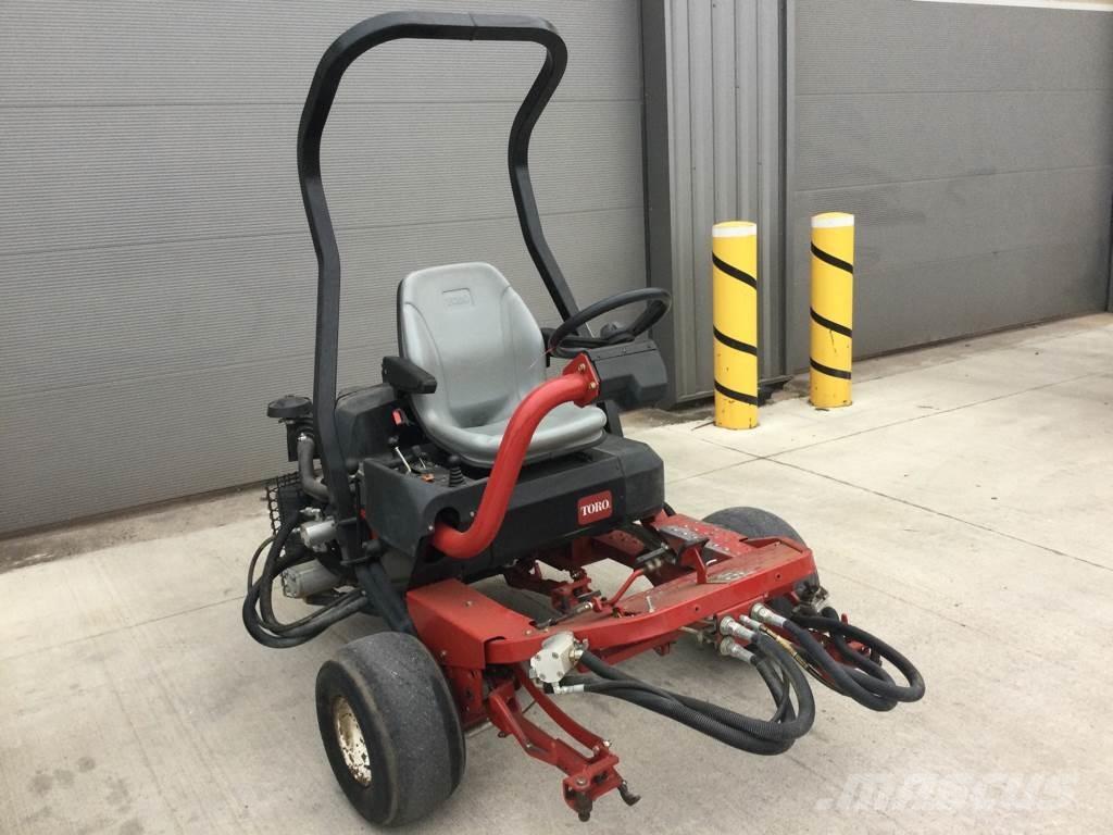Toro 3250D 乗用・自走モア/芝刈り機