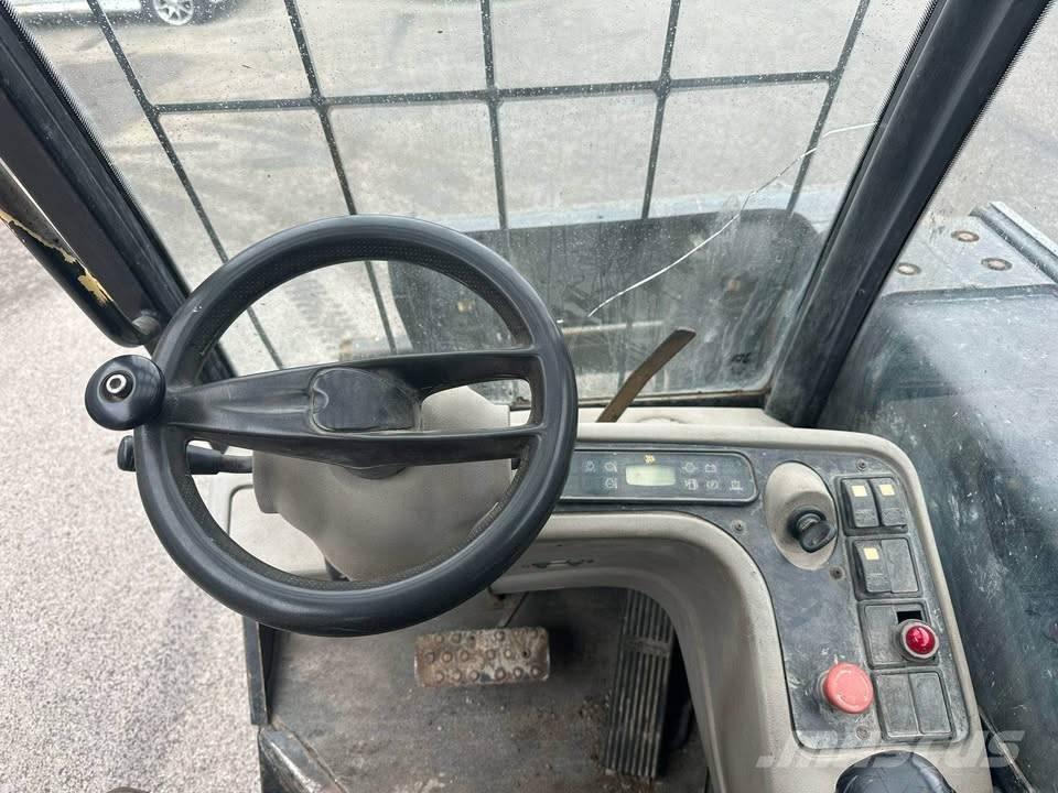 JCB TLT 25 D テレスコーピックハンドラー