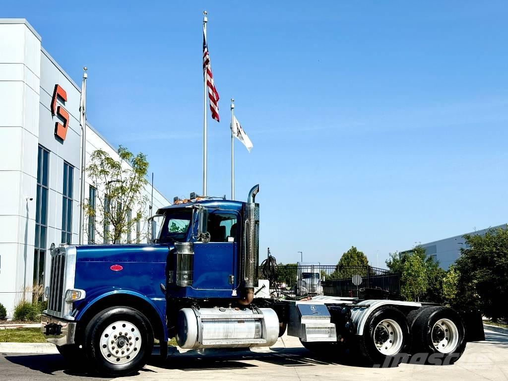 Peterbilt 388 中古トラクターヘッド | トレーラーヘッド