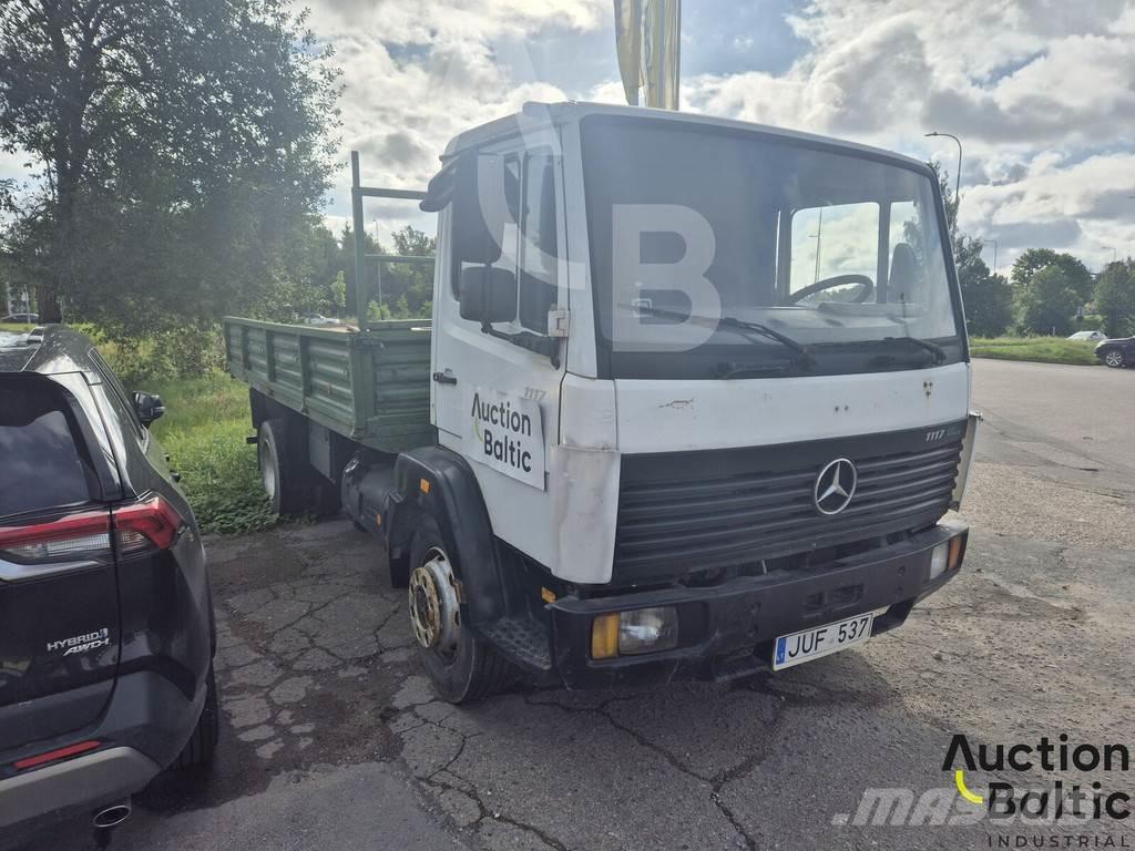 Mercedes-Benz 1117 平ボディー