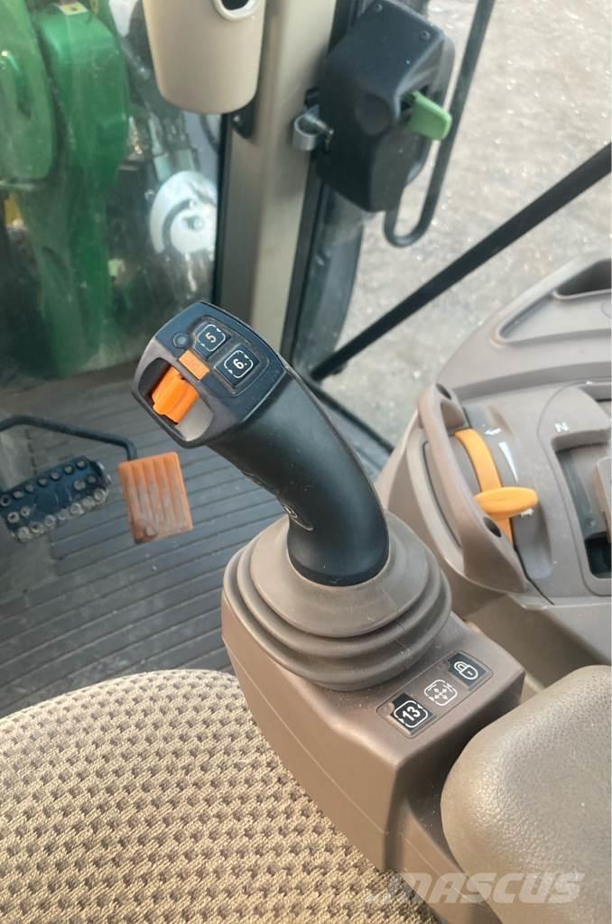John Deere 6120M トラクター