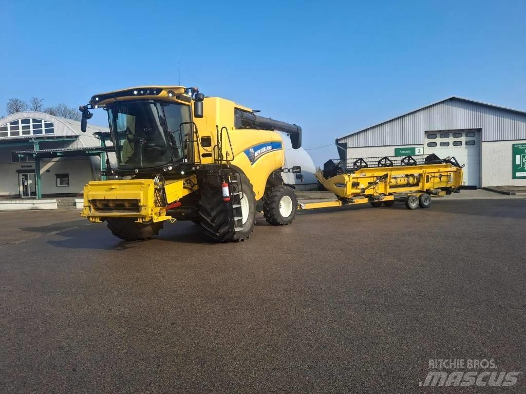 New Holland CX8.70 コンバイン