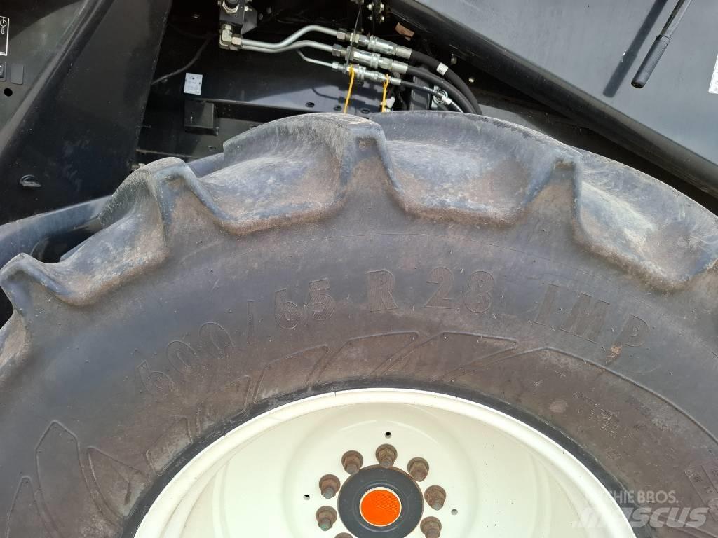 New Holland CX8.70 コンバイン