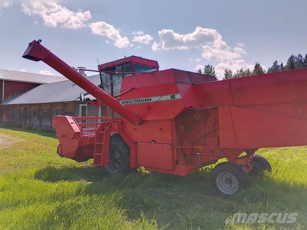 Massey Ferguson 16 コンバイン
