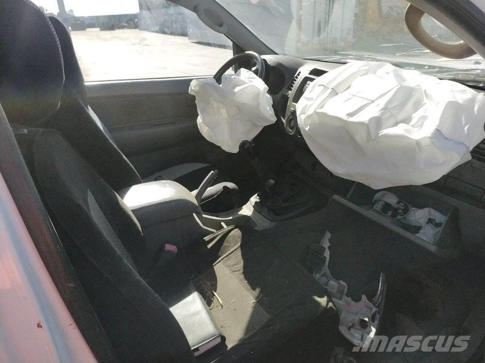 Toyota Hilux 4 ピックアップ／ドロップサイド