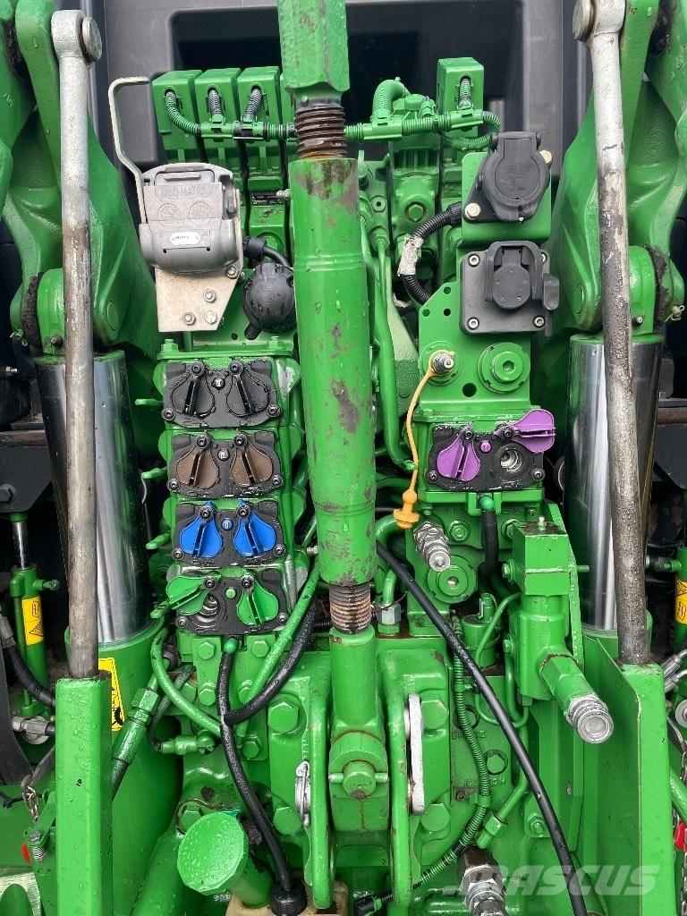 John Deere 6230R トラクター
