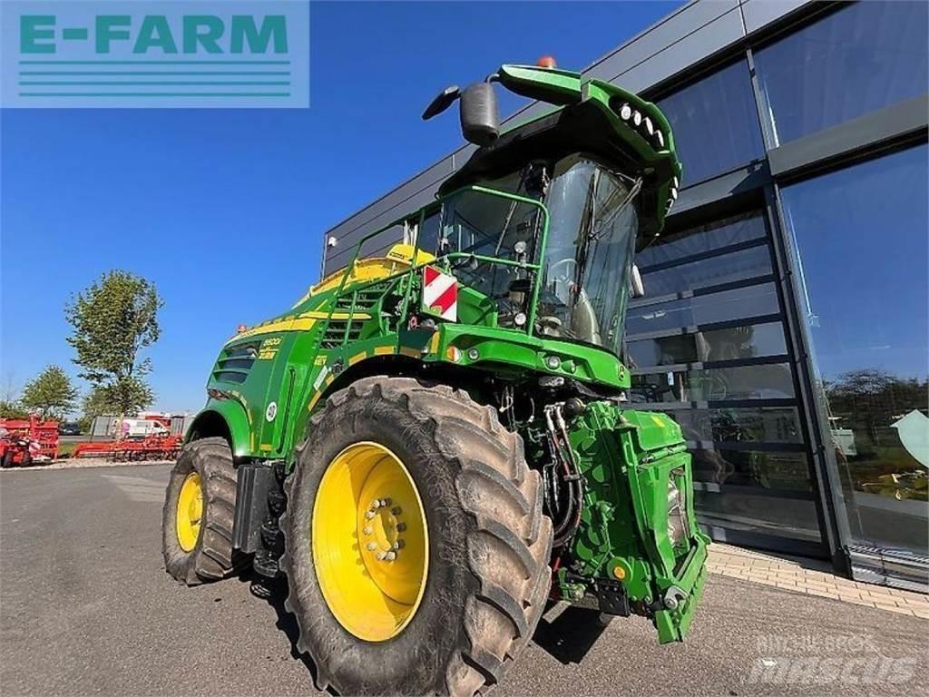 John Deere 8600 自走式フォレージハーベスター