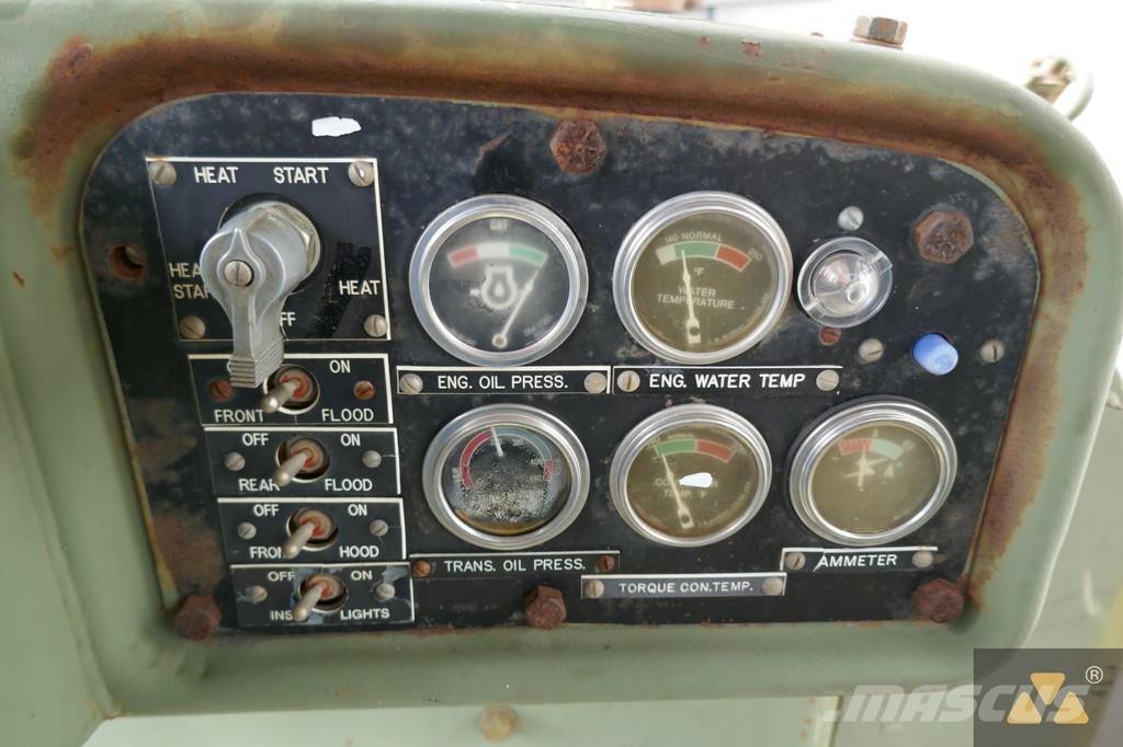 CAT D7F Ex-army ブルドーザー