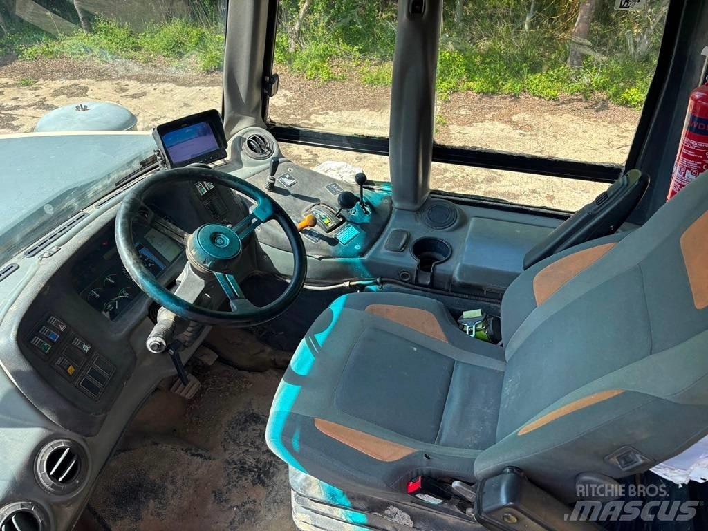 Bell B 30 D アーティキュレート式ダンプトラック