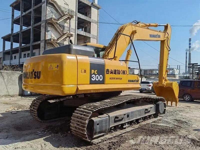 Komatsu PC 300 大型油圧ショベル12t以上（パワーショベル・ユンボ）