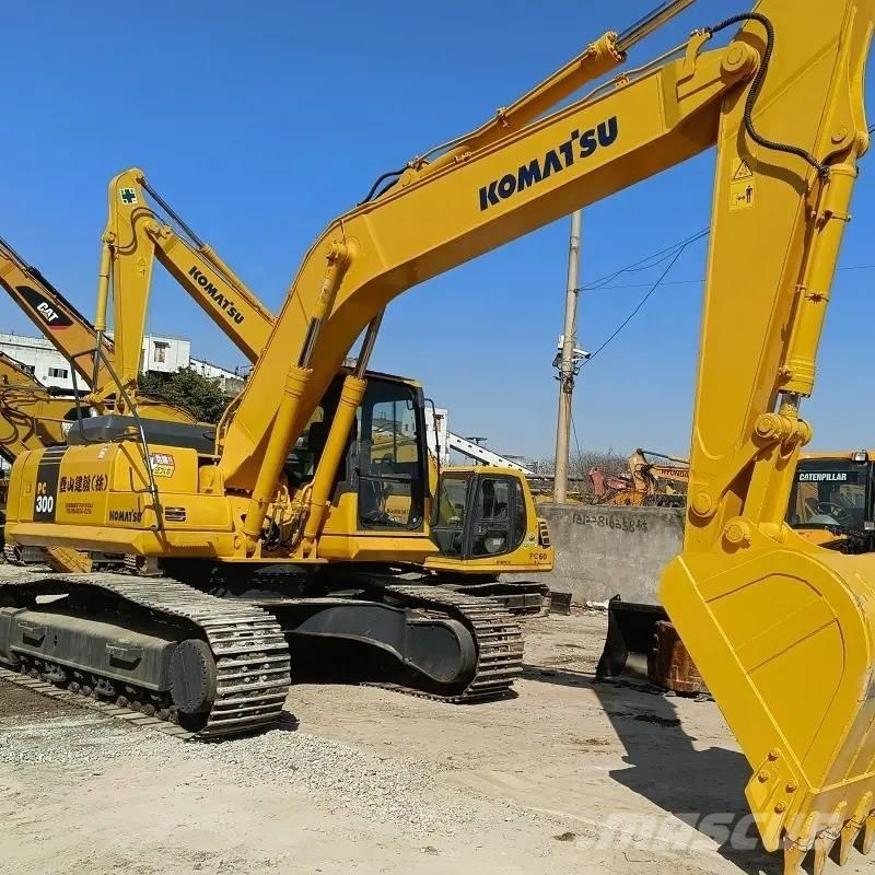 Komatsu PC 300 大型油圧ショベル12t以上（パワーショベル・ユンボ）