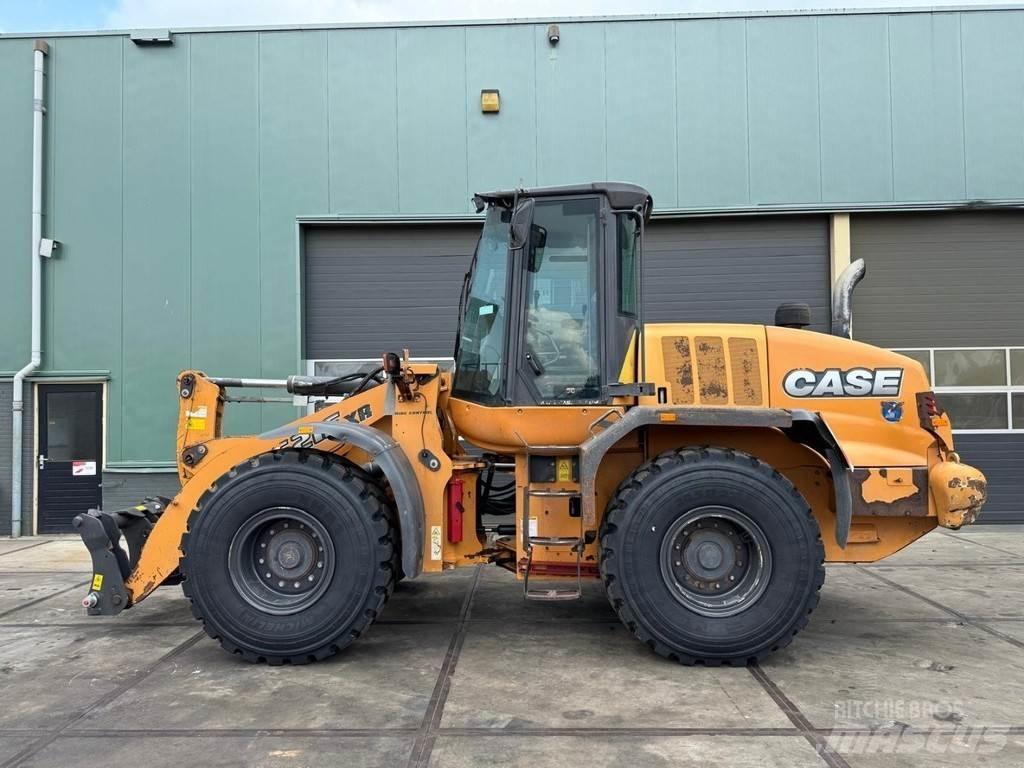 CASE 621F XR ホイールローダー・タイヤショベル
