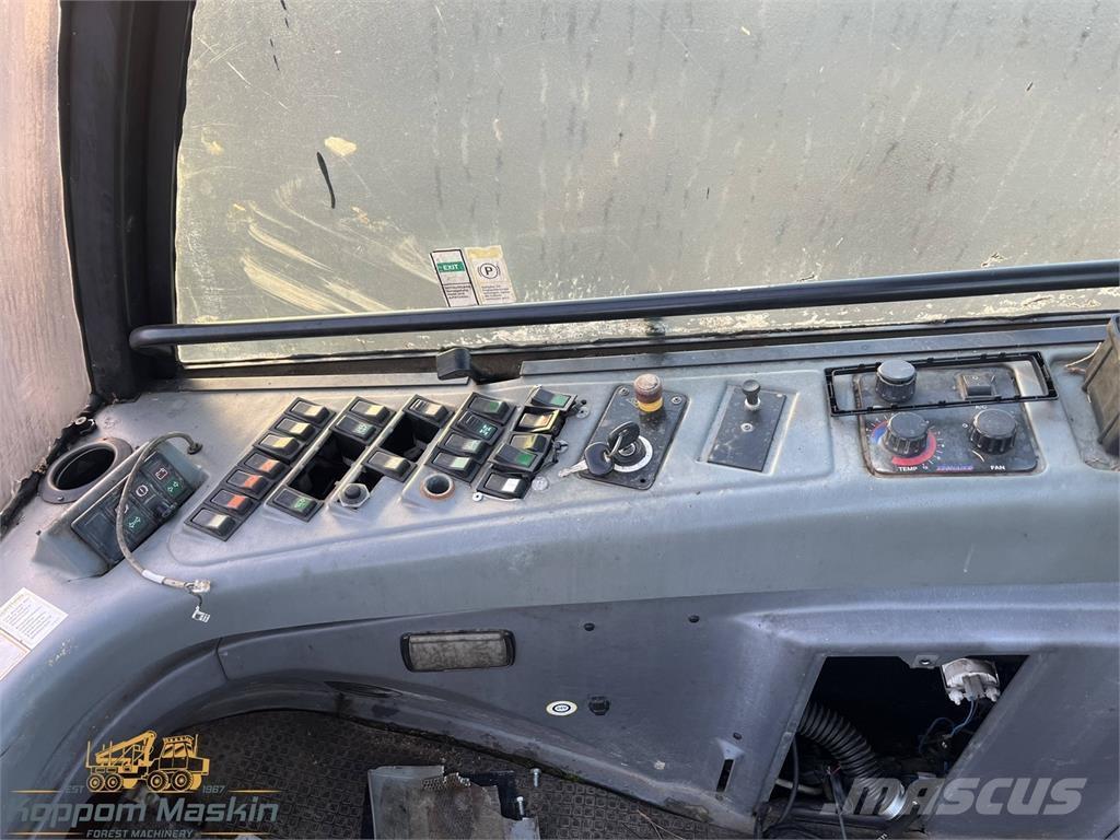 Timberjack 1270C キャビン及び内装