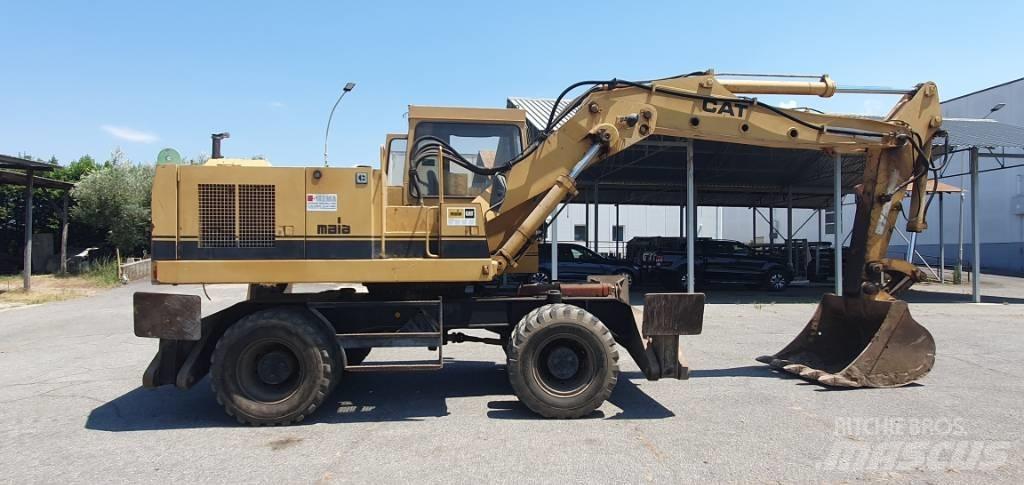 CAT 214 B ホイール式油圧ショベル（パワーショベル・ユンボ・バックホー）