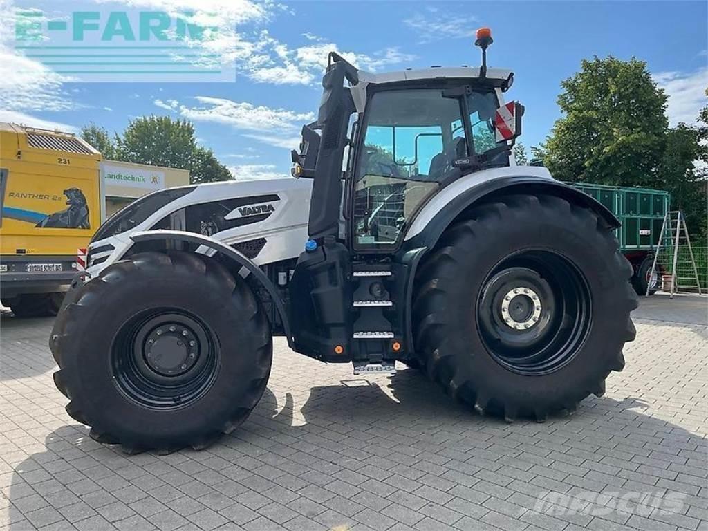 Valtra q245 トラクター