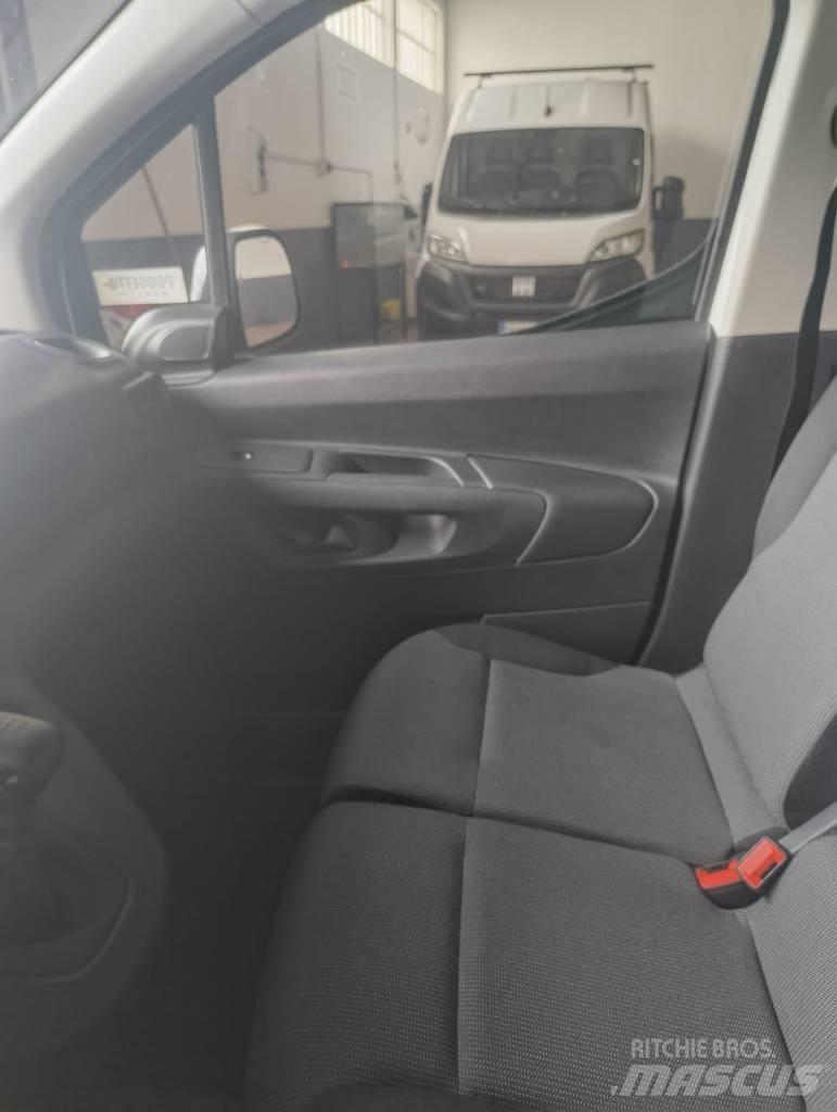 Fiat Doblo パネルバン