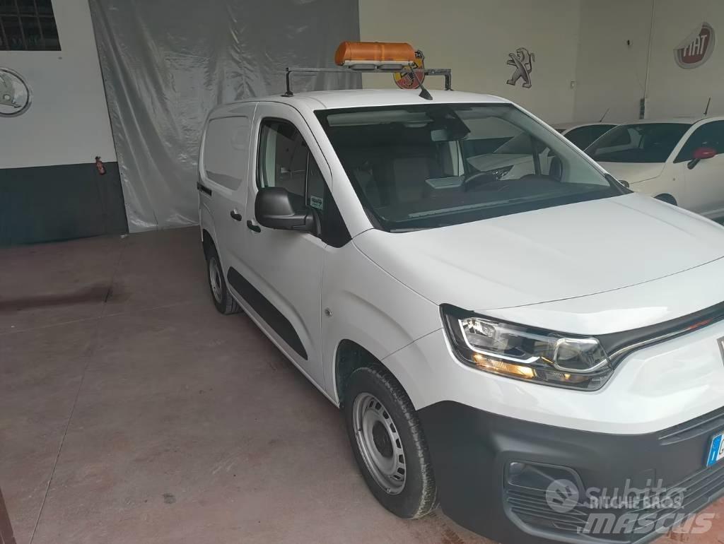 Fiat Doblo パネルバン