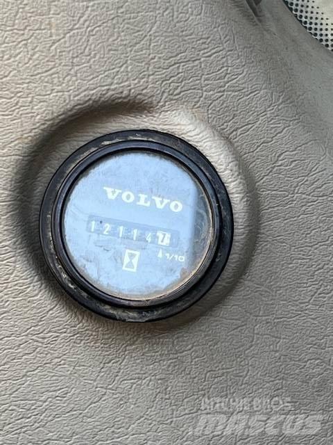 Volvo EC 220 DL 大型油圧ショベル12t以上（パワーショベル・ユンボ）