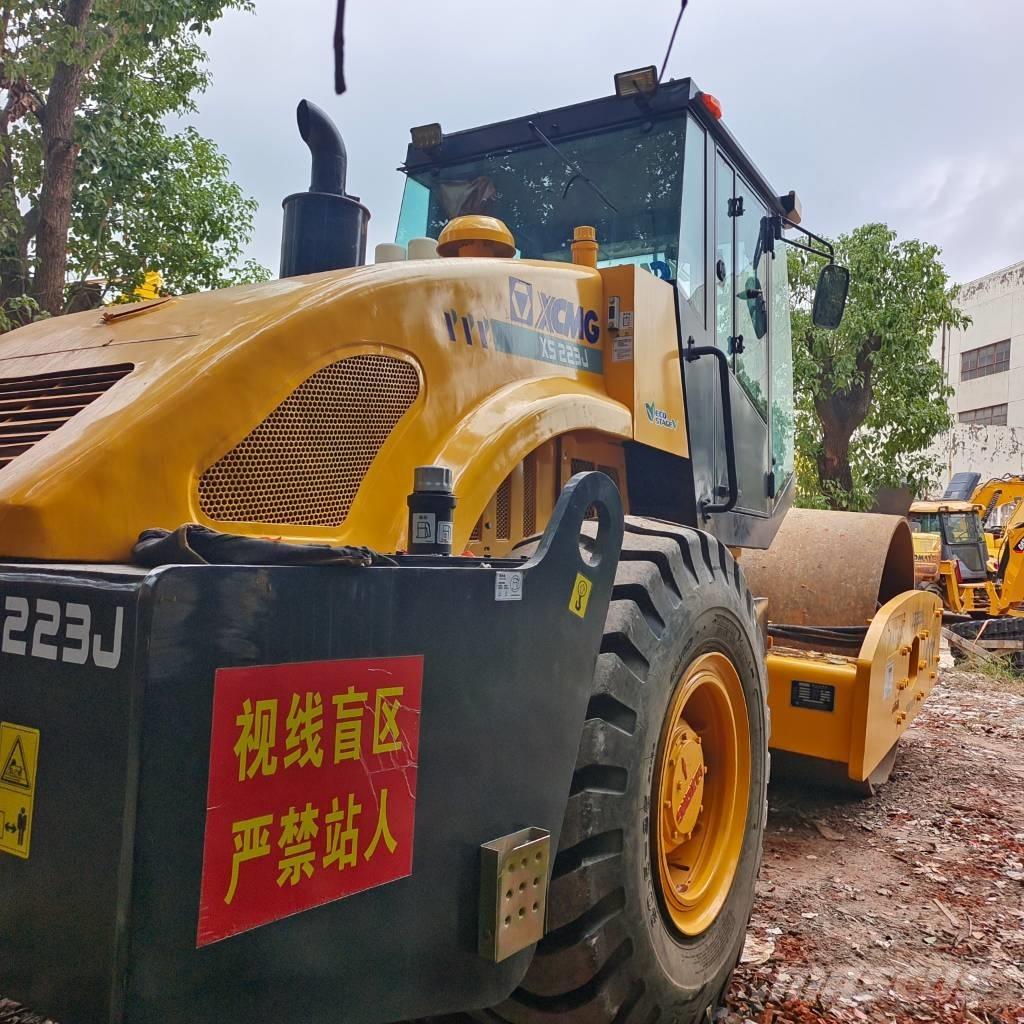 XCMG XS 223 J 振動ローラ