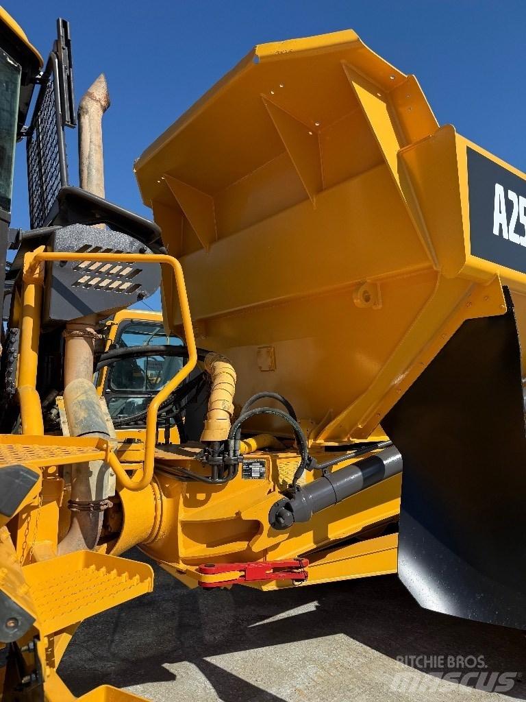 Volvo A25D アーティキュレート式ダンプトラック