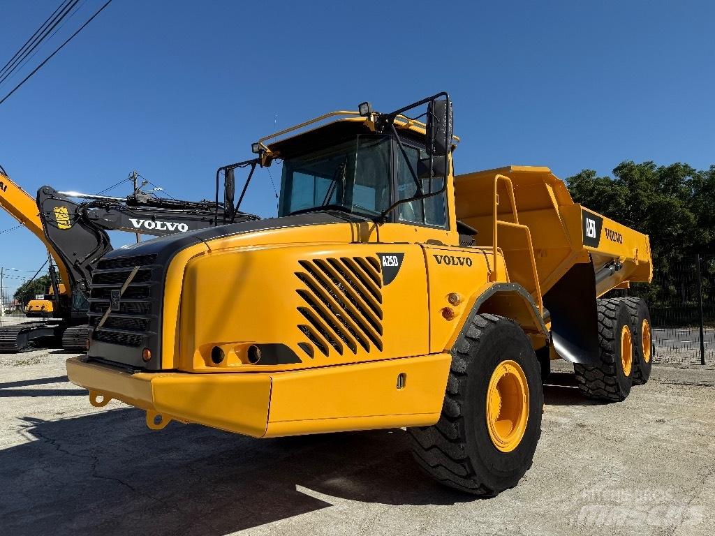 Volvo A25D アーティキュレート式ダンプトラック