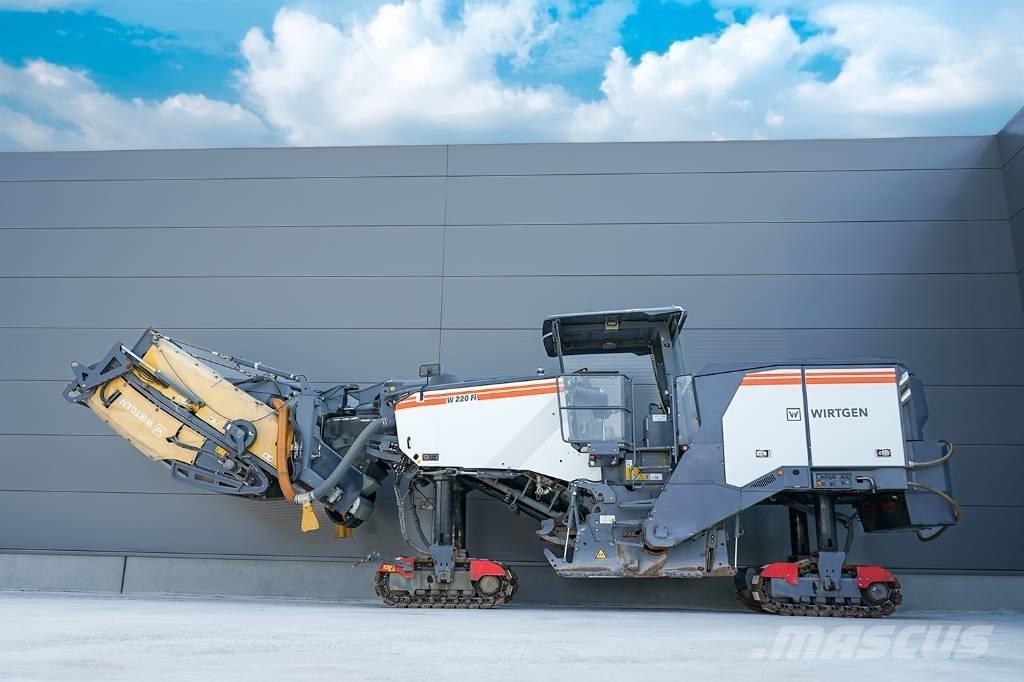 Wirtgen W 220 FI アスファルトコールドミリングマシーン