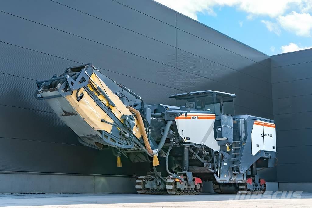 Wirtgen W 220 FI アスファルトコールドミリングマシーン