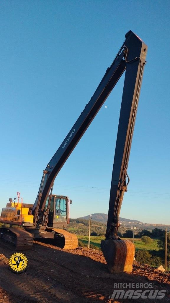 Volvo EC 250 D 大型油圧ショベル12t以上（パワーショベル・ユンボ）