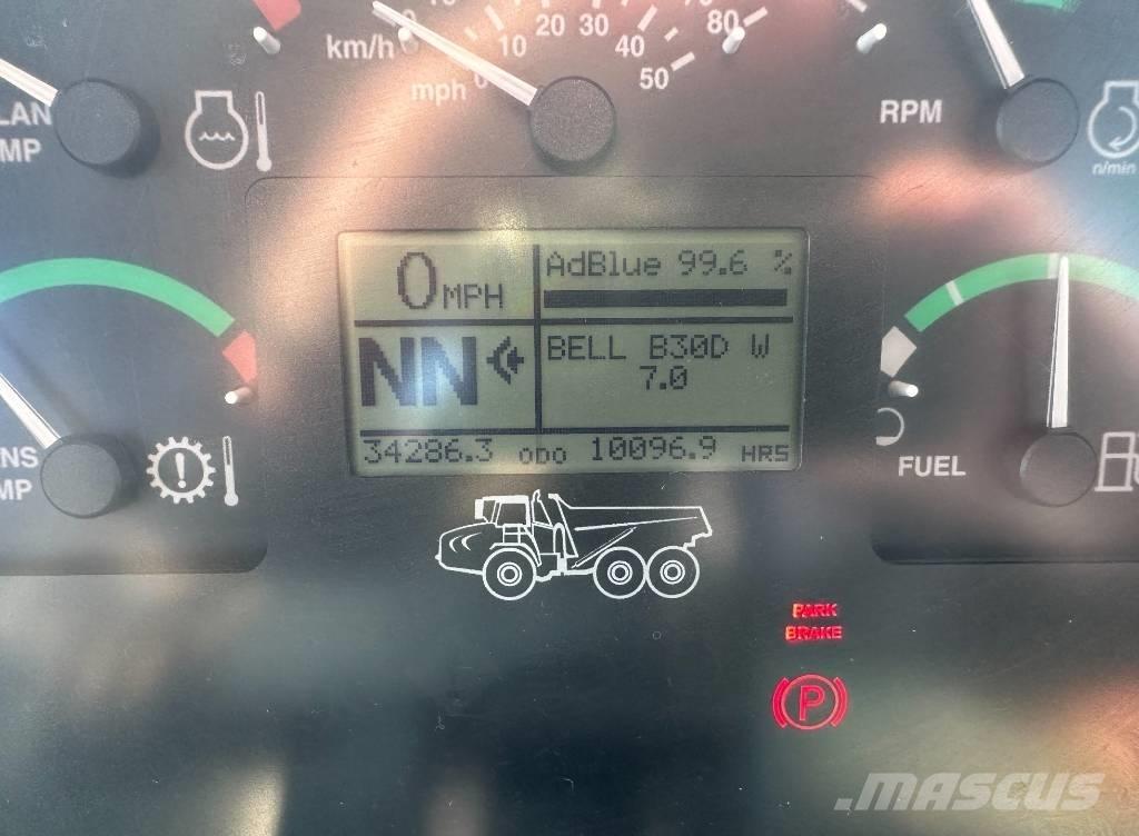 Bell B 30 D アーティキュレート式ダンプトラック