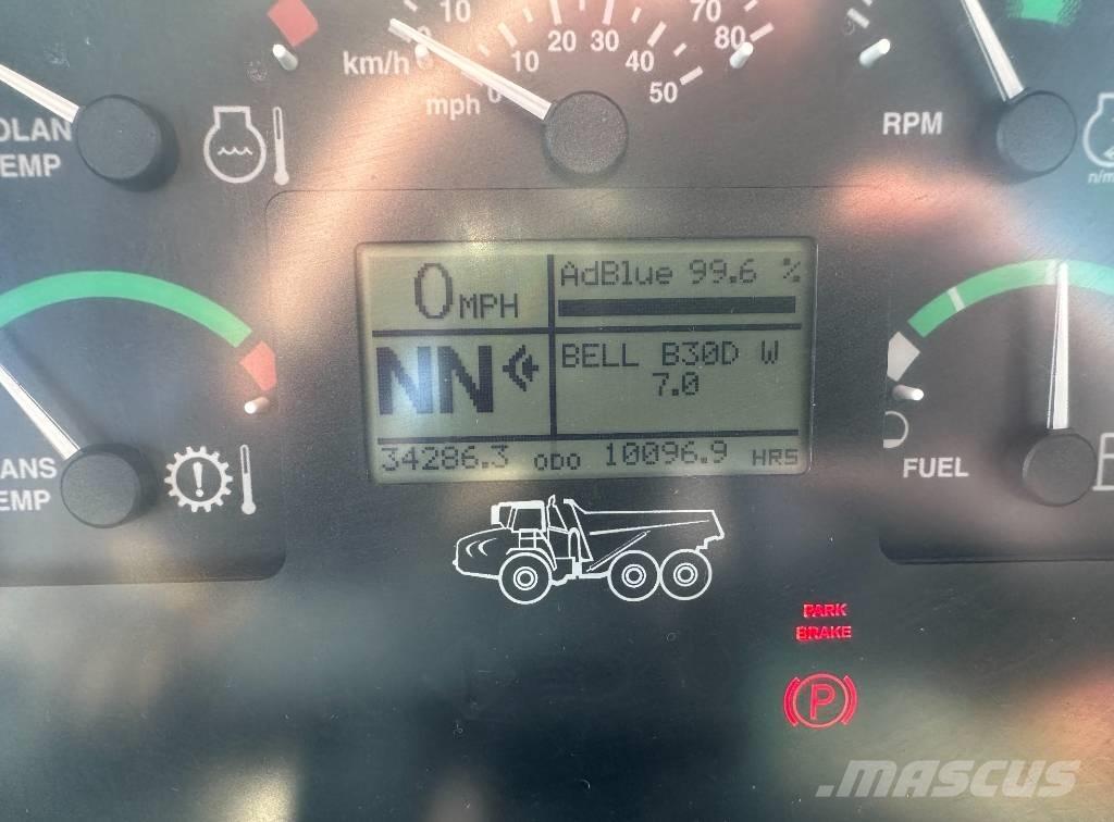 Bell B 30 D アーティキュレート式ダンプトラック
